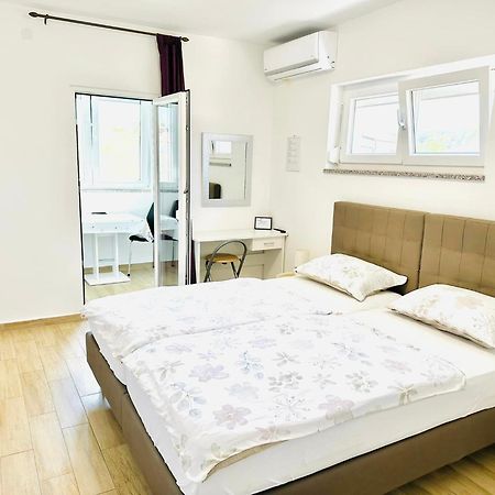 Apartmani Marco,Lukas,Patrick,David,Blizu Centra I Mora Sa Free Privatnim Parkingom Pula Luaran gambar