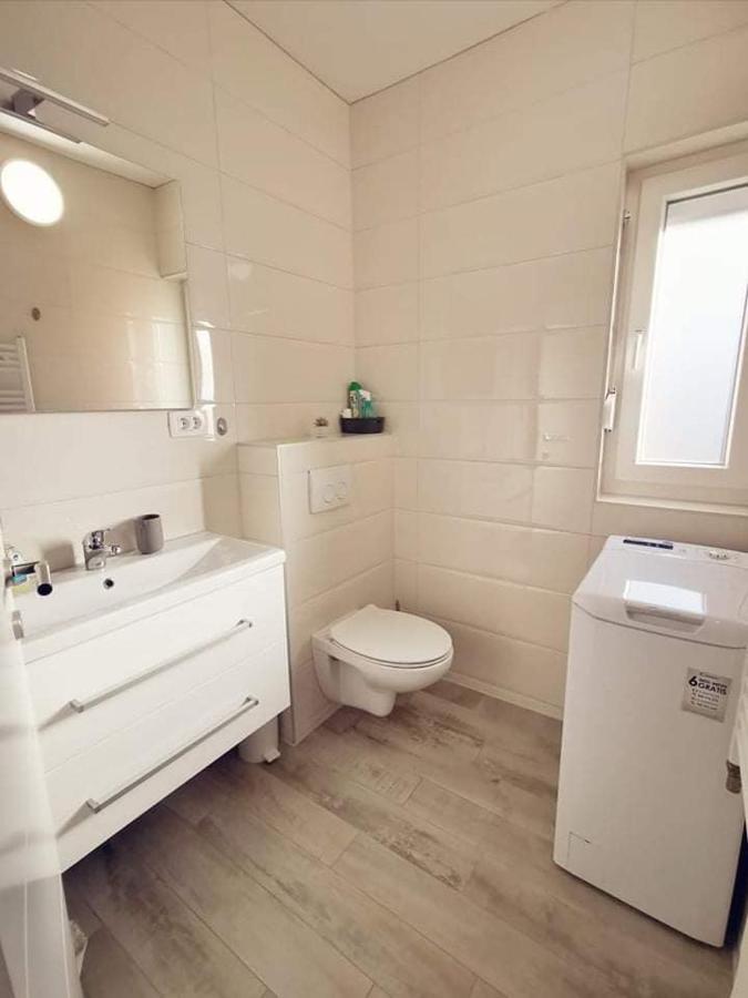 Apartmani Marco,Lukas,Patrick,David,Blizu Centra I Mora Sa Free Privatnim Parkingom Pula Luaran gambar