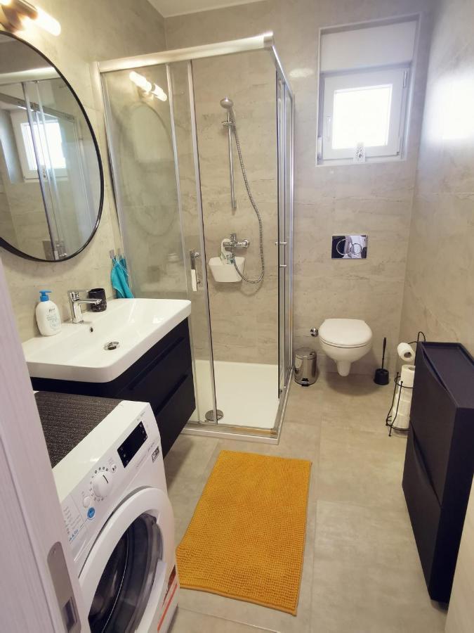 Apartmani Marco,Lukas,Patrick,David,Blizu Centra I Mora Sa Free Privatnim Parkingom Pula Luaran gambar