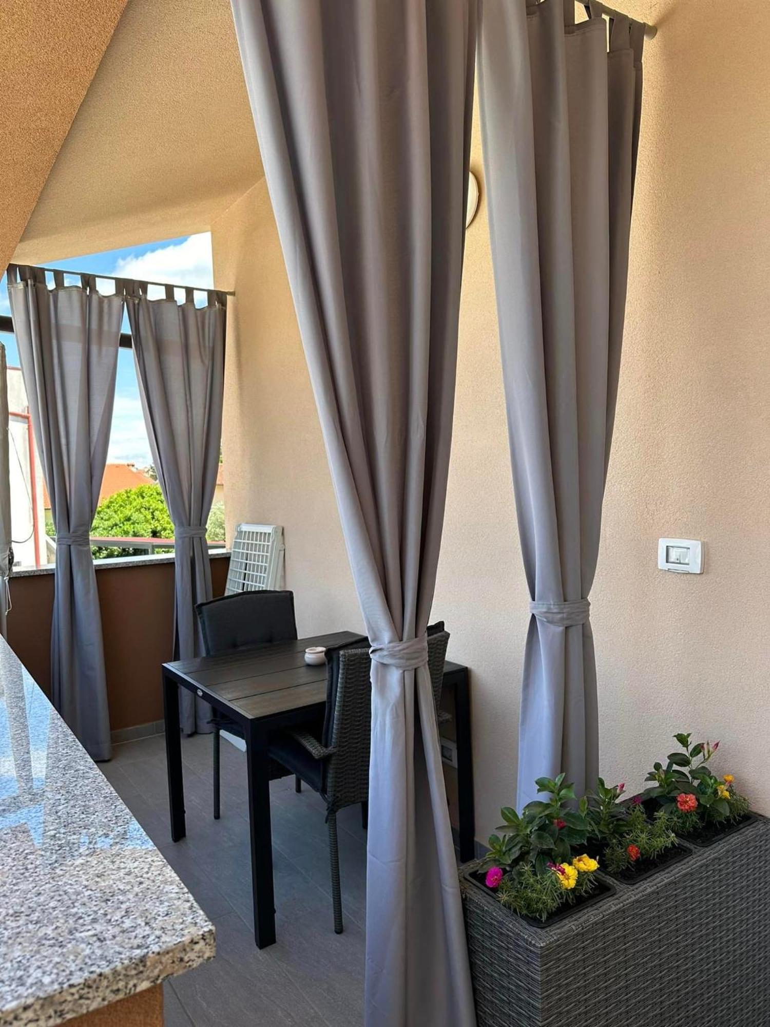 Apartmani Marco,Lukas,Patrick,David,Blizu Centra I Mora Sa Free Privatnim Parkingom Pula Luaran gambar